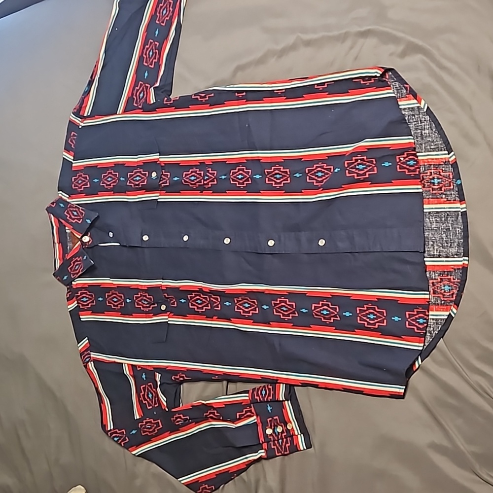 Rustler Men's Size M Long Sleeve Pearl Snap Button Up Western Aztec Patterned